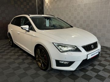 Gebrauchtwagen Seat Leon Leon ST*FR*LED-PDC V+H-ALCAN.-PANO-SHZ-SP.SZ-17" in Horb am Neckar