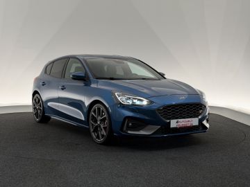 Gebrauchtwagen Ford Focus Focus ST 2.3 Lim.*B&O*LED-R.KAM-LHZ-RECARO-TEMPO in Horb am Neckar